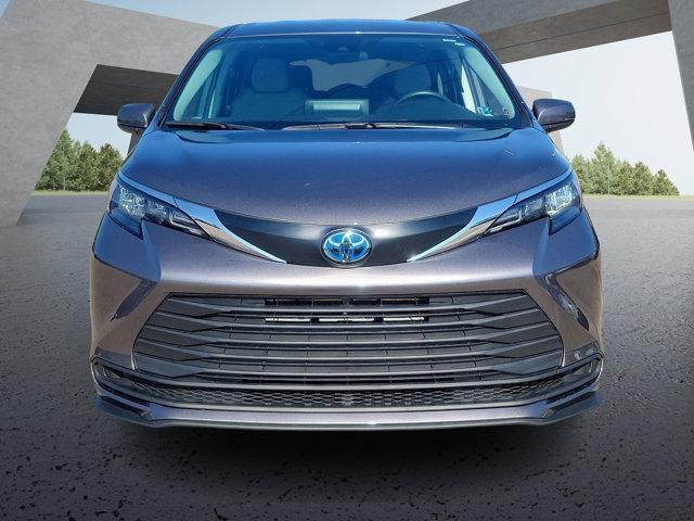 2024 toyota sienna le