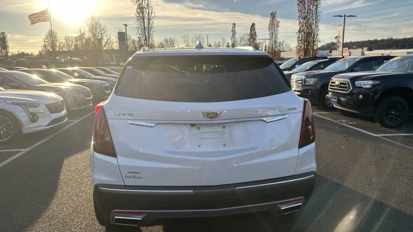 2022 cadillac xt5 premium luxury
