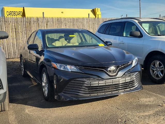 2018 toyota camry le