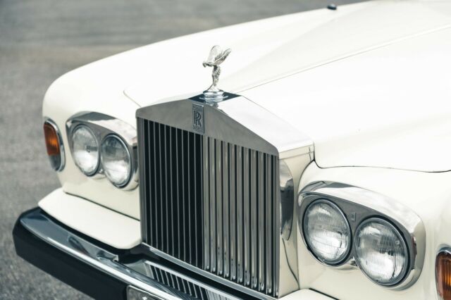 1981 rr corniche 19,000 miles amazing conditon must see photos and videos look!!