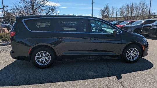 2022 Chrysler Voyager