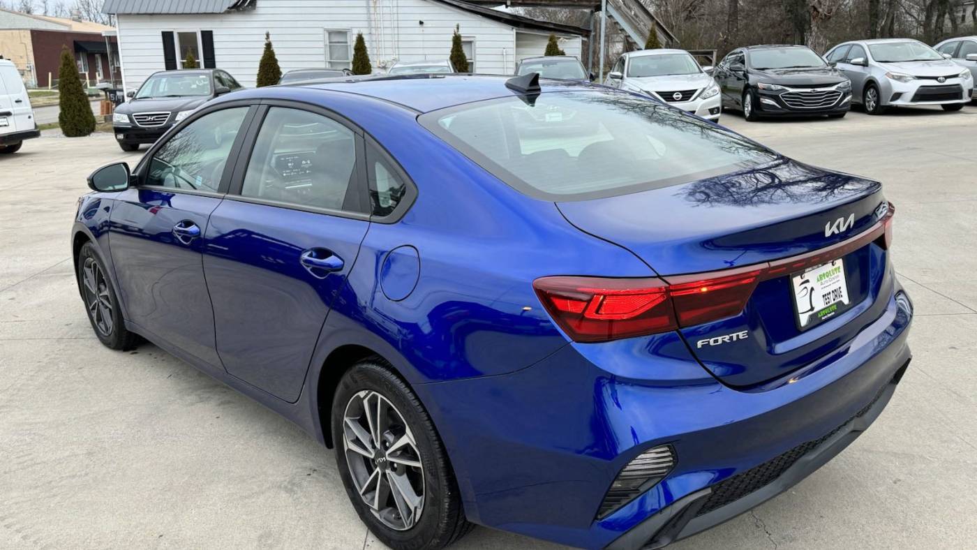 2023 kia forte lxs