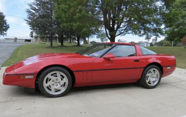 immaculate, award-winning 1990 corvette zr-1 "king of the hill"