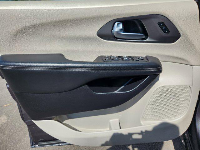 2022 chrysler pacifica touring l