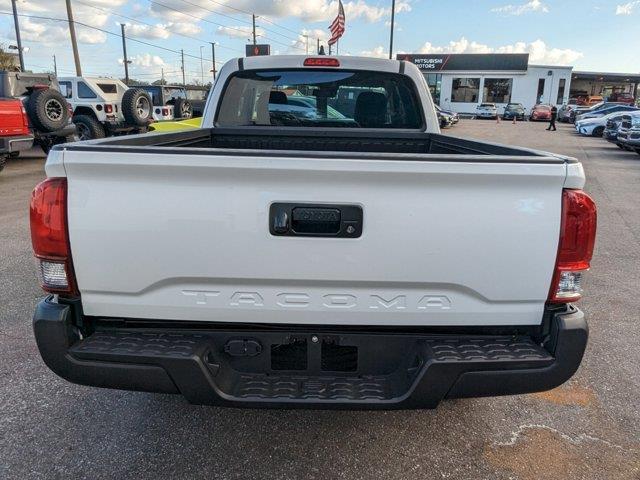 2022 toyota tacoma sr