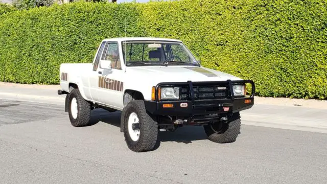 1984 toyota 4x4 extra cab original paint unrestored 91k miles sr5 pick up!