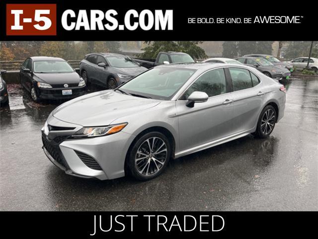 2020 toyota camry se