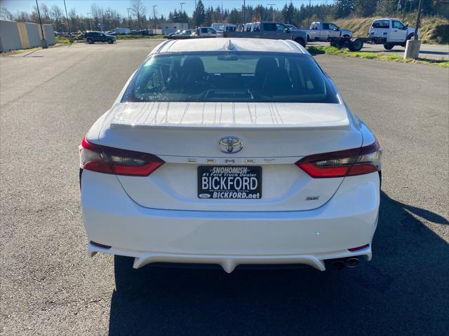 2022 toyota camry se