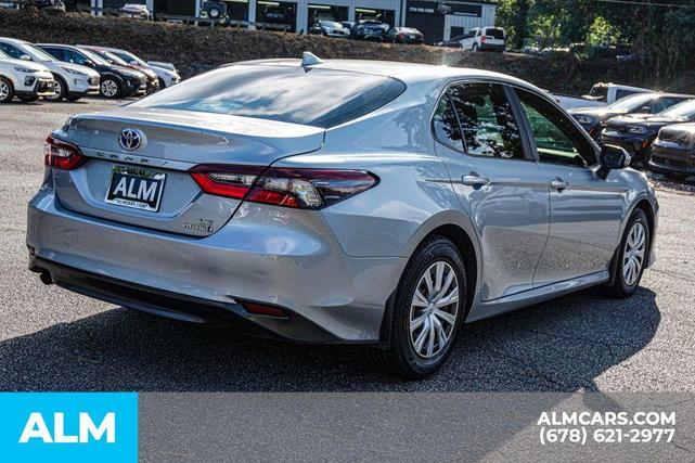 2022 toyota camry hybrid le