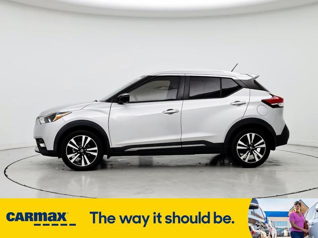 2019 nissan kicks sr