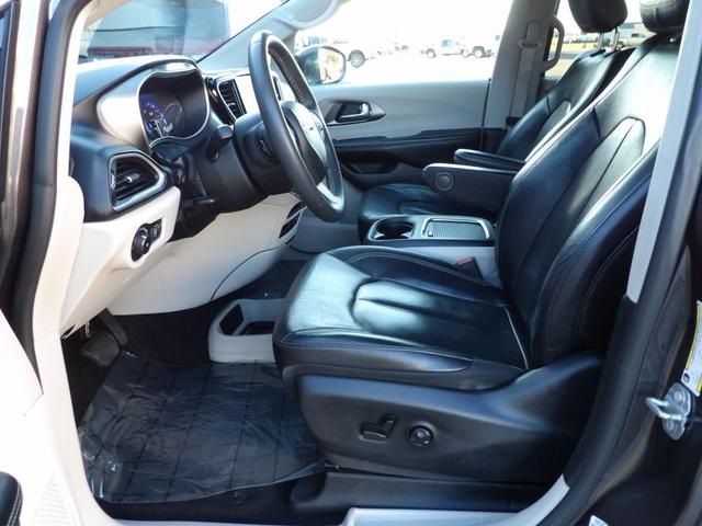 2022 chrysler pacifica touring-l