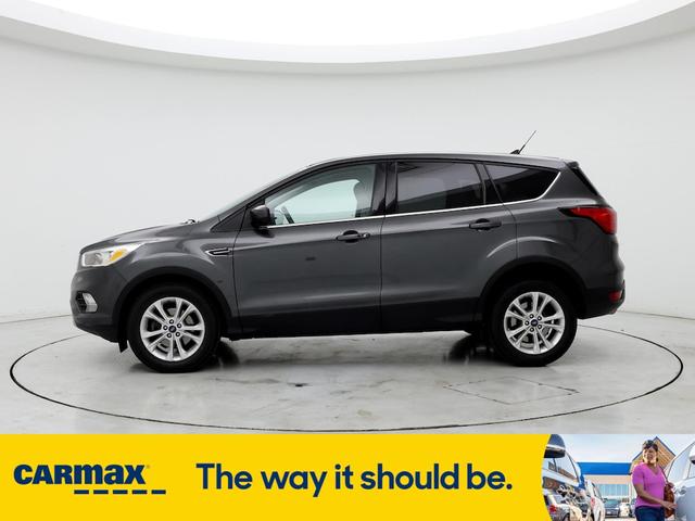 2019 ford escape se
