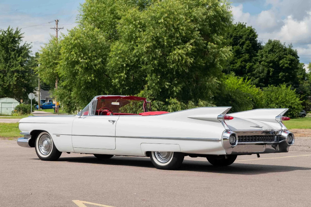 cadillac series 62