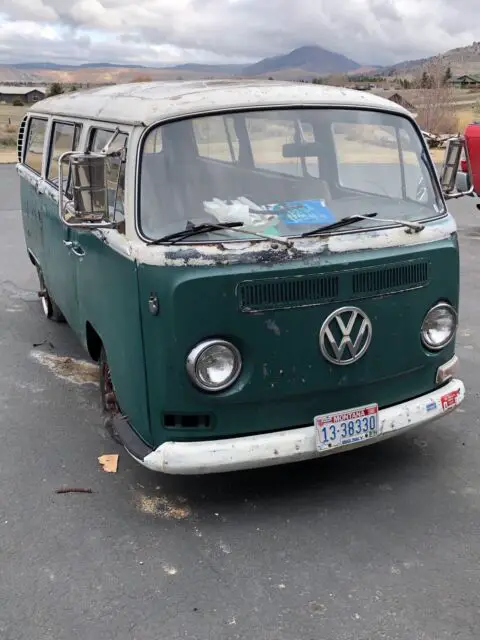 1969 volkswagen microbus green rwd manual bus