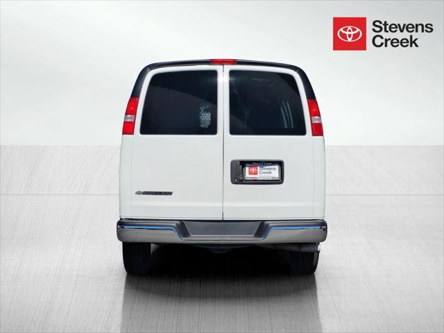 2022 chevrolet express 2500 work van