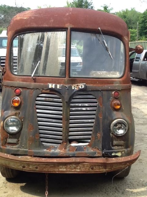 1952 international lm 129 1 ton panel truck
