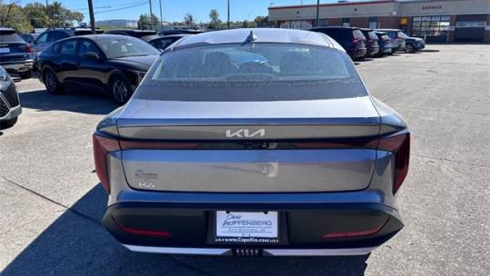 2025 Kia K4