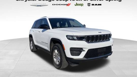 2023 Jeep se
