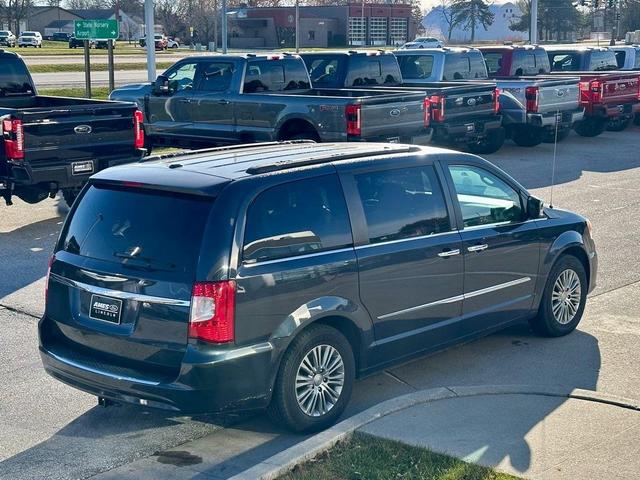 2014 chrysler town & country touring-l