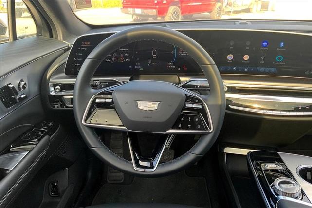 2024 cadillac lyriq tech
