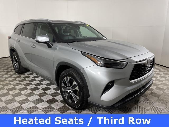 2024 toyota highlander le