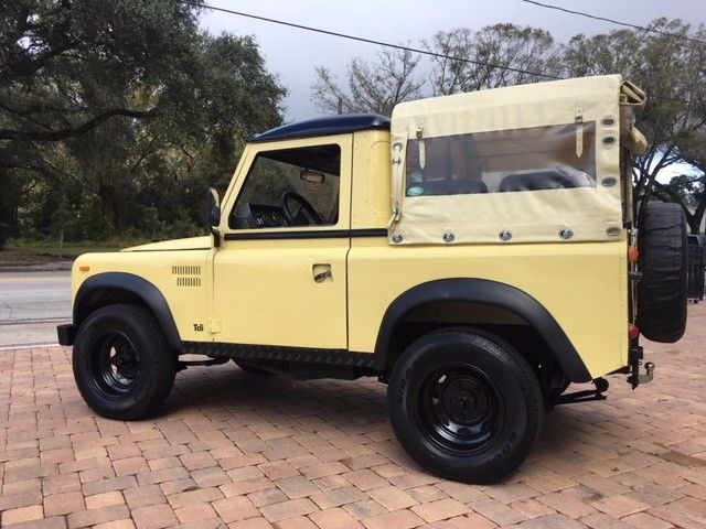 1984 land rover defender 90 / santana, low mileage, rust free !!!!! 5 speeds