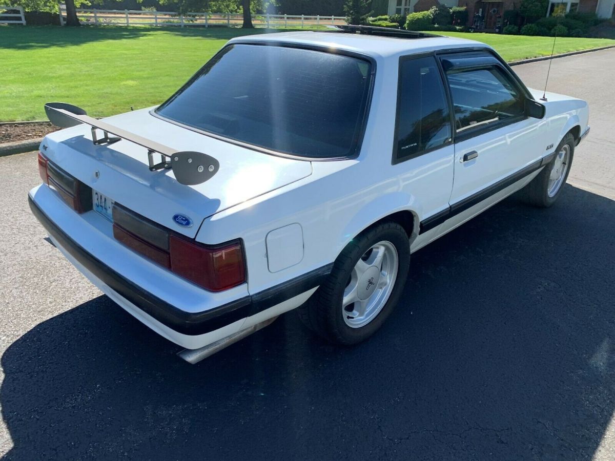 1989 ford mustang ssp