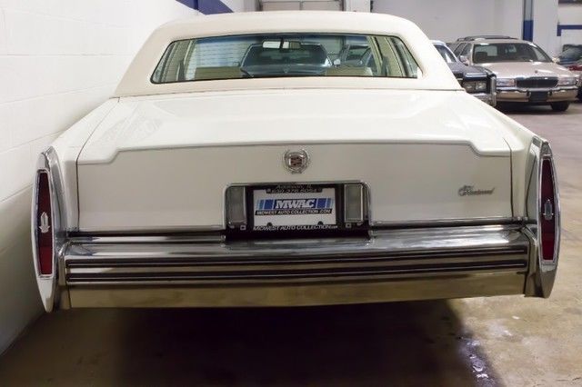 triple white~only 38k miles~7 liter engine~v8~classy~collectible~