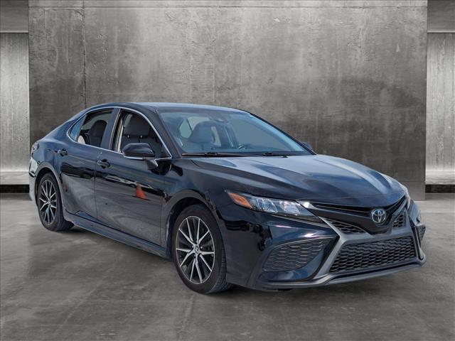 2022 toyota camry se