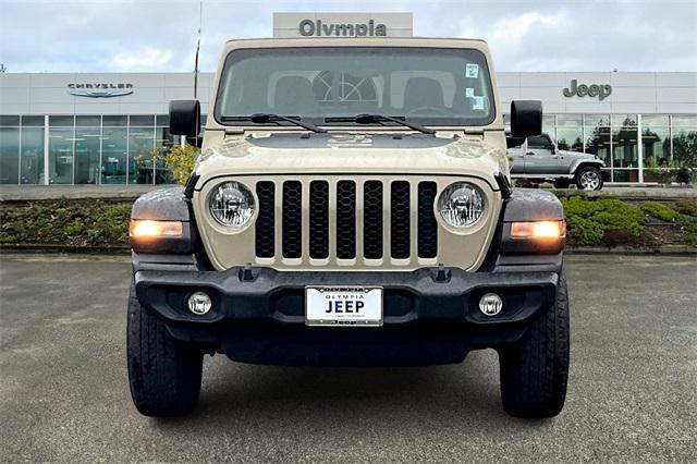 2020 jeep gladiator sport s