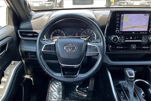 2021 toyota highlander xse