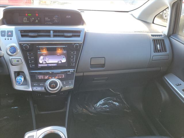 2016 toyota prius v four