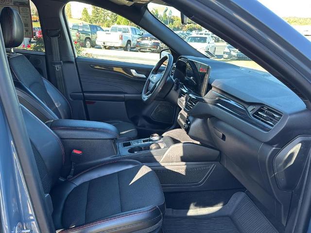 2023 ford escape st-line select