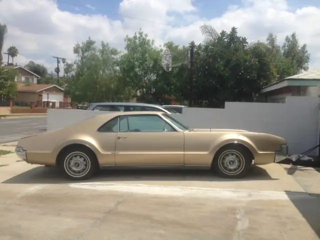 1966 oldsmobile toronado all original. running engine