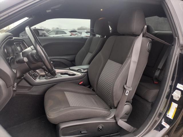 2020 dodge challenger sxt