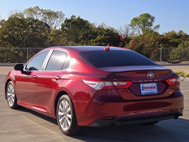 2019 toyota camry le