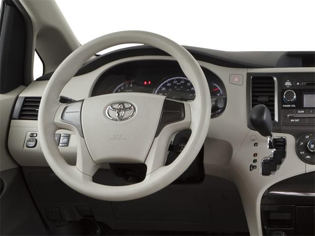 2011 toyota sienna le