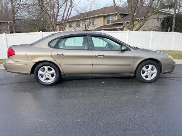 2003 ford taurus se