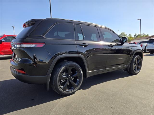 2023 jeep grand cherokee altitude