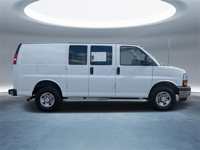 2022 chevrolet express 2500 rwd 2500 regular wheelbase wt