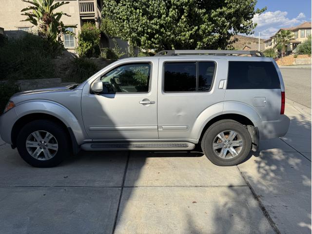 2010 nissan pathfinder se