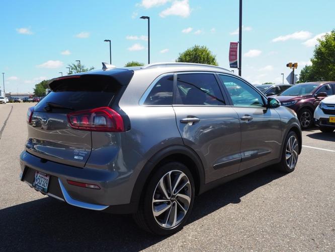 used 2017 kia niro touring mankato, mn 56001 for sale in mankato, minnesota