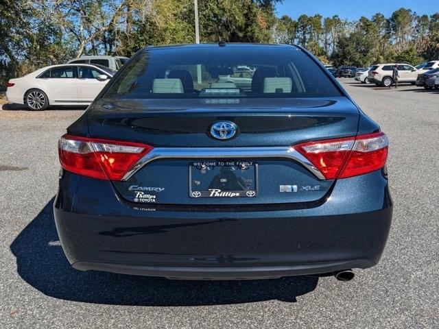 2017 toyota camry hybrid se