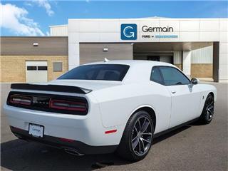 2016 Dodge Challenger r/t scat pack