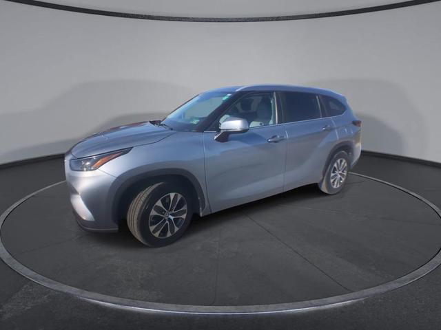 2024 toyota highlander le