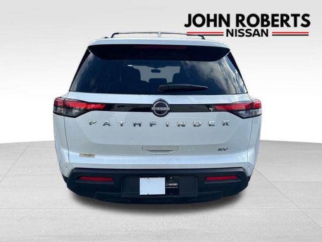 2022 nissan pathfinder sv