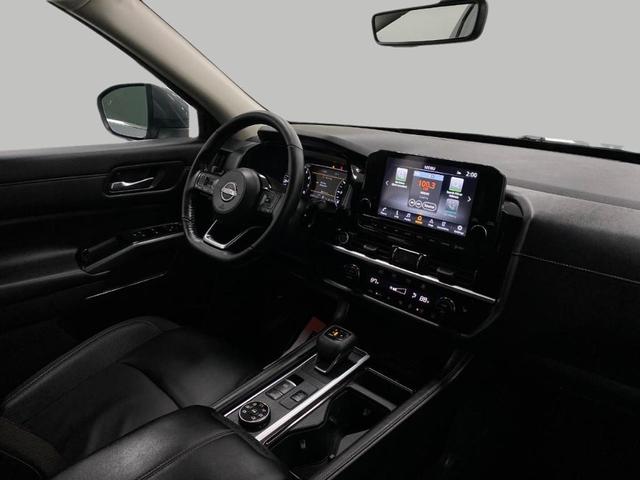 2023 nissan pathfinder sl