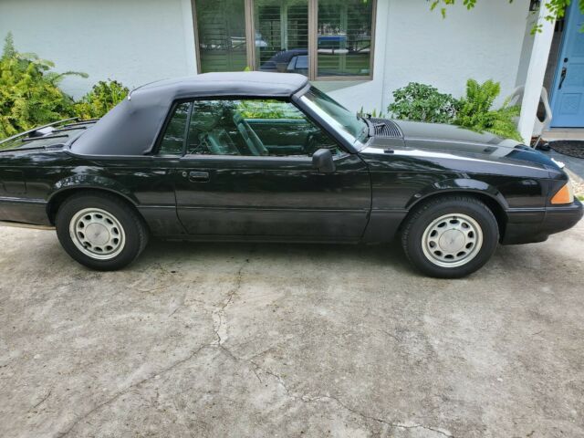 1989 ford mustang lx 5.0l convertible 5 speed v8 black/gray one owner clean