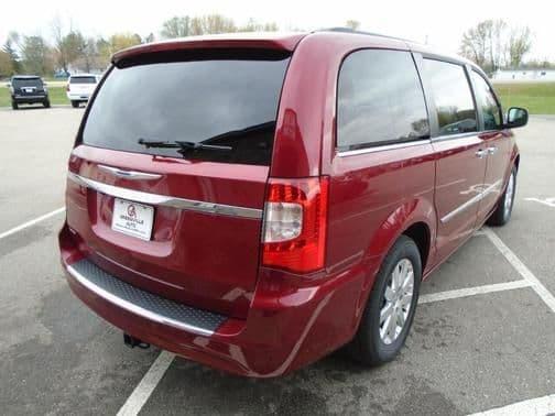 2016 chrysler town & country touring front-wheel drive lwb passenger van in hortonville, wisconsin