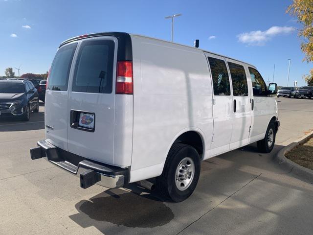 2022 chevrolet express 2500 rwd 2500 regular wheelbase wt